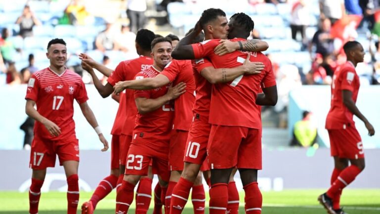 Na abertura do grupo do Brasil na Copa do Mundo, Suíça derrota Camarões e larga na frente