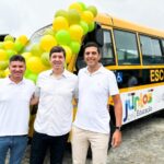 Joãozinho Tenório entrega novo ônibus escolar e reforça educação em São Joaquim do Monte