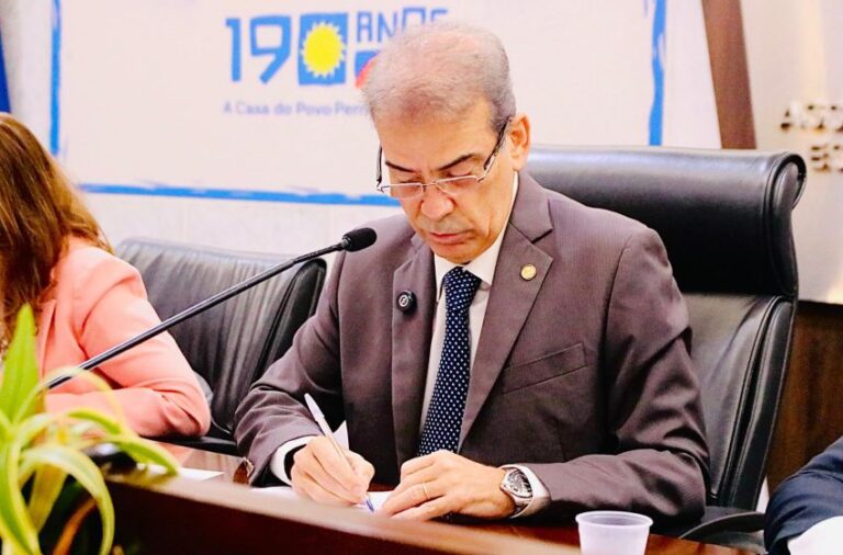 Feitosa anuncia votação de projetos sobre torcidas organizadas para próxima terça-feira