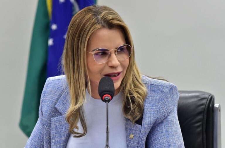 Câmara aprova projeto que estabelece prazo máximo de 60 dias para início do tratamento de pessoas com autismo