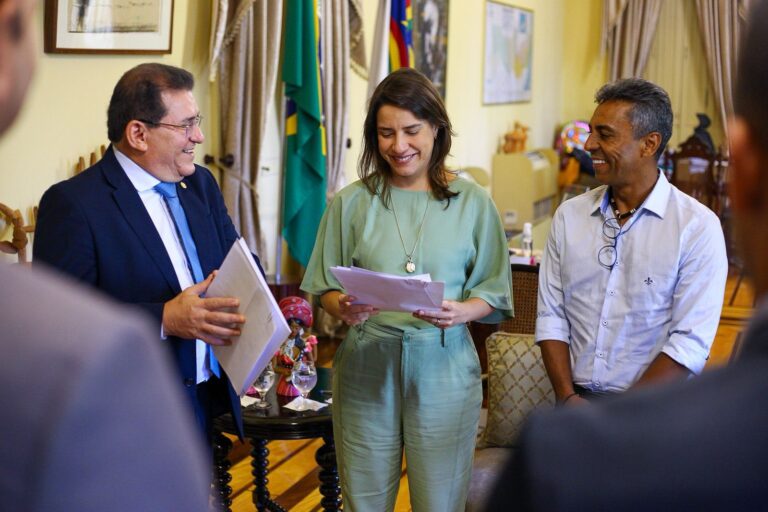 Luciano Duque comemora conquista da Escola Técnica Estadual em Pesqueira