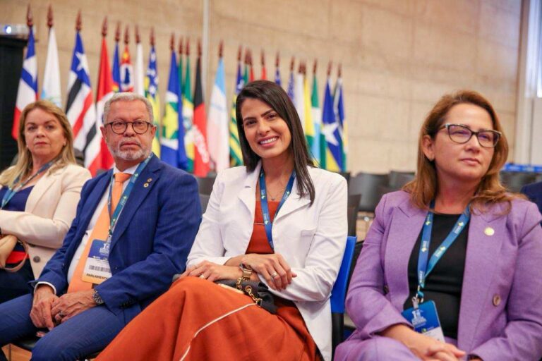 A Voz do Agreste no Planalto Central: Débora Almeida participa da 1ª Marcha Nacional dos Deputados Estaduais em Brasília