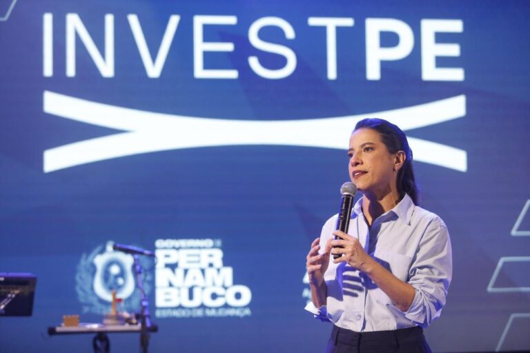 Governadora Raquel Lyra lança Invest Pernambuco durante celebração dos 60 anos da Adepe