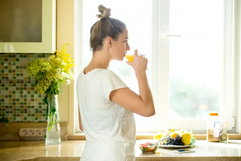 Como encontrar equilíbrio entre vida social, treinos e alimentação — por Jessica Arboleya