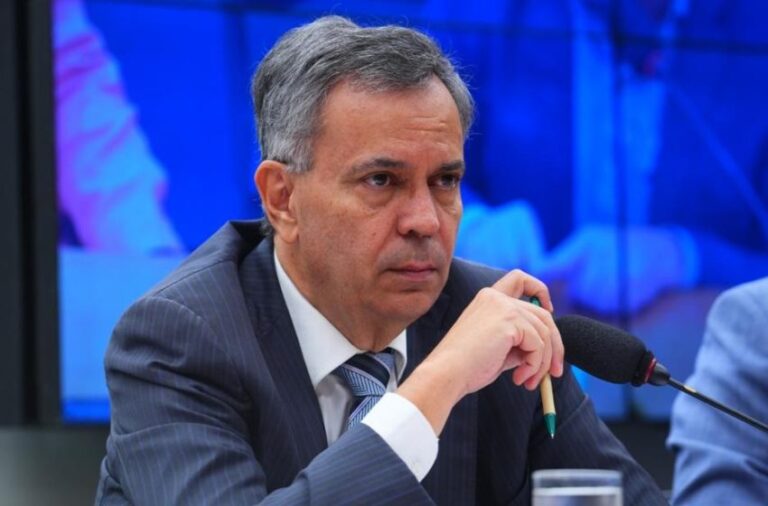 Polícia Federal mira deputado baiano em nova fase da Operação Overclean