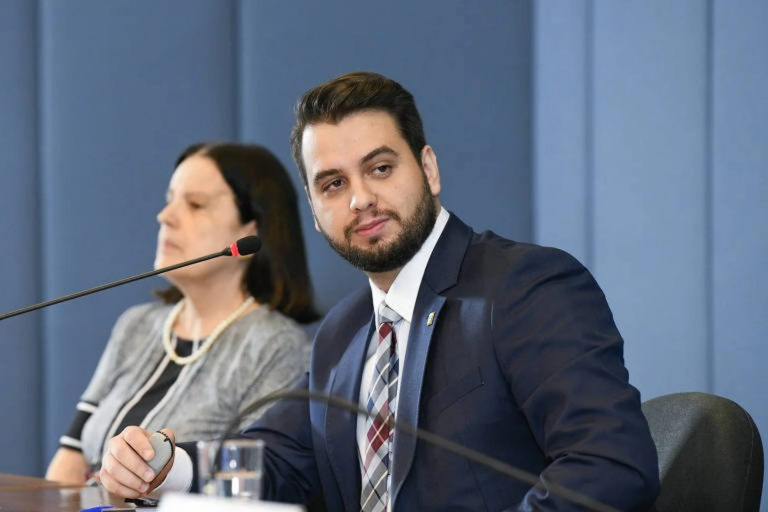 PF prende Filipe Martins, ex-assessor de Jair Bolsonaro condenado por participação na trama golpista