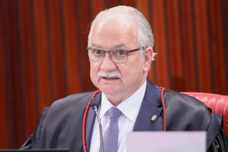 Fachin indica que STF deve discutir permanência de inquérito do Banco Master na Corte