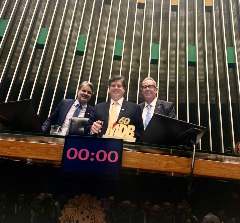Álvaro Porto celebra 60 anos do MDB ao lado de Baleia Rossi e Raul Henry em Brasília