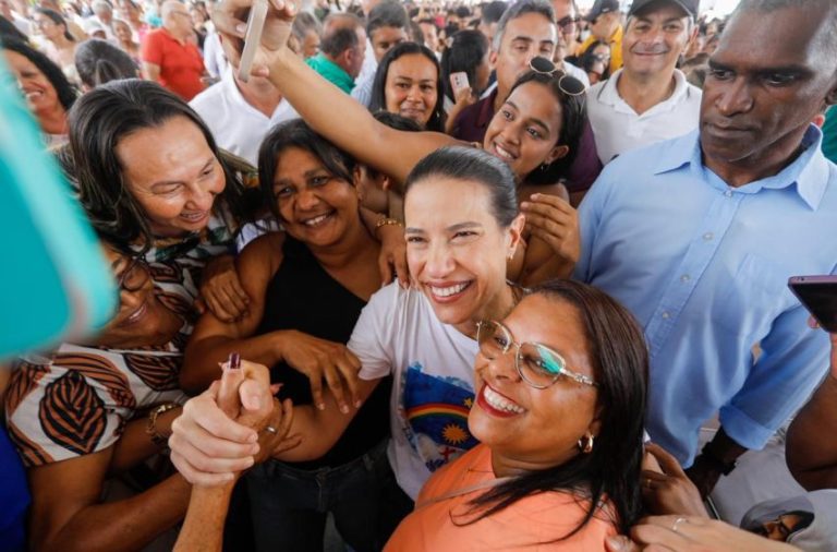 Raquel Lyra anuncia R$ 8 milhões para pavimentação em Bom Jardim e participa de entrega de hospital reformado