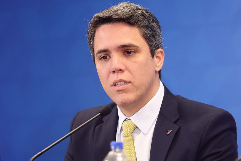 Pedro Freitas assume presidência da Amupe em assembleia de prefeitos