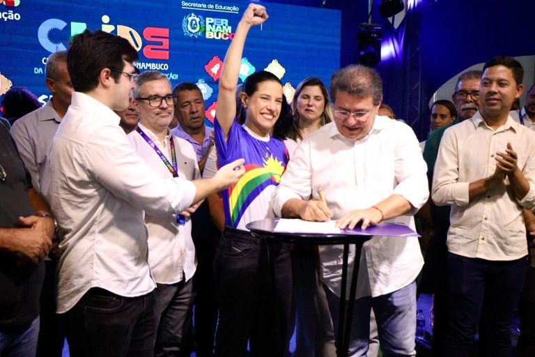Duque celebra ordem de serviço para construção do IML em Serra Talhada