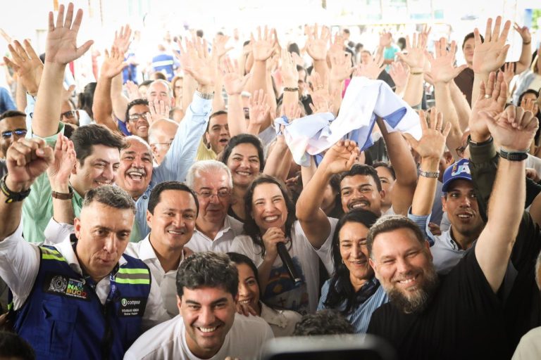Raquel Lyra leva água do São Francisco a Gravatá e anuncia pacote de R$ 195 milhões em obras